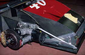 Ferrari F40 Competitione (1990) - Vorderradaufhängung