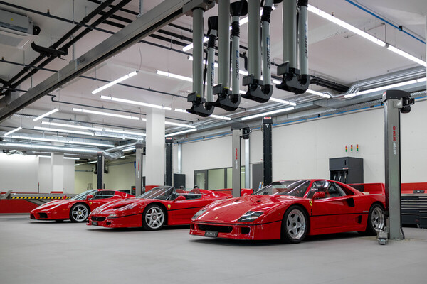 Bild: Ferrari F40, F50 und Enzo