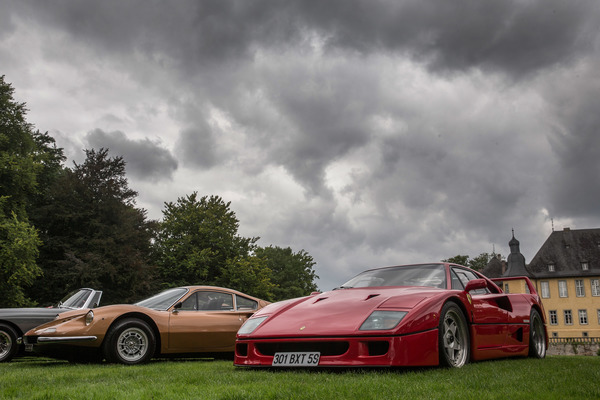 Image: Ferrari F40 next to a Dino 246 GT - Classic Days Schloss Dyck 2017