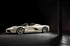 Bild: Ferrari LaFerrari Aperta (2017) - als Lot 133 an der RM Sotheby's "The Tailored for Speed Collection" Versteigerung in Zürich 2025
