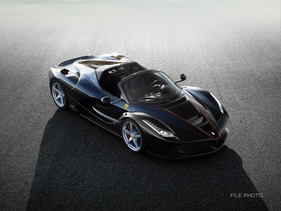 Ferrari LaFerrari Aperta (2017) - als Lot 154 an der RM/Sotheby's Versteigerung "Ferrari - Leggenda e Passione" am 8. September 2017