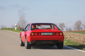 Ferrari Mondial 3.2 (1988) - Coupé bei der Abfahrt