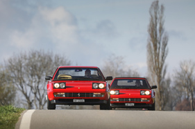 Ferrari Mondial 3.2 (1988) - Coupé und Cabriolet mit geöffneten Klappscheinwerfer
