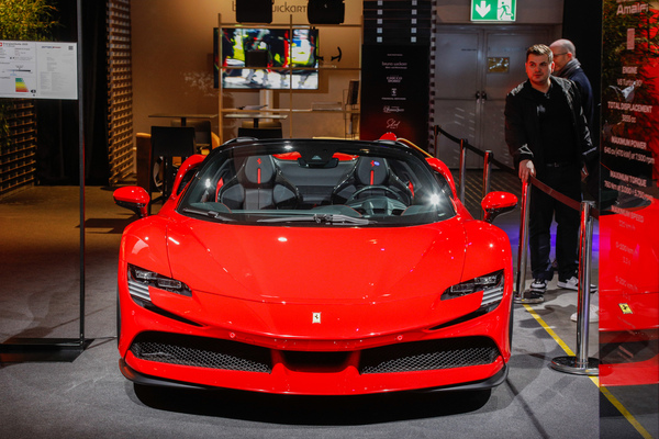 Ferrari SP90 Stradale (2025) - bei Roni Kessel - 38. Auto Zürich 2025