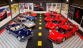 Ferrari-Sportwagen aus der Tony Shooshani Sammlung, die am 29/30. Januar 2016 von Gooding & Co in Scottsdale versteigert wurden