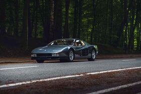 Ferrari Testarossa (1986) - als Lot 118 angeboten an der Artcurial Le Mans Classic Versteigerung am 30. Juni 2023
