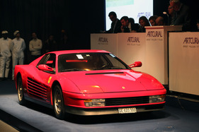 Ferrari Testarossa (1987) - angeboten als Lot 382 an der Artcurial Rétromobile Versteigerung am 8. Februar 2013