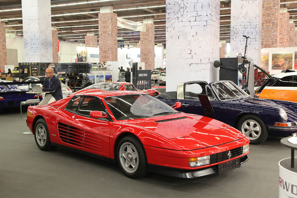 Ferrari Testarossa (1988) - inzwischen zum Klassiker gereift - IAA Heritage by Motorworld 2019