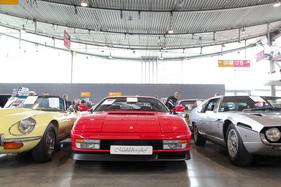 Ferrari Testarossa (1989) - mit 28'000 km für EUR 118'800 im Angebot - Retro Classics Stuttgart 2019