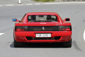 Ferrari Testarossa 512 TR (1989) - bei der Überquerung des Flüelapasses an der Passione Engadina 2019