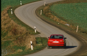 Ferrari Testarossa und Alpina-BMW B10 Biturbo (1989) - handlich zu fahren auf Landstrassen