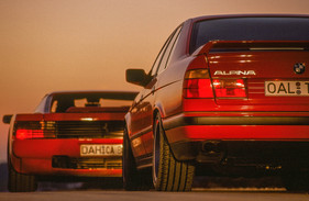 Ferrari Testarossa und Alpina-BMW B10 Biturbo (1989) - mit breiten Michelin-Reifen