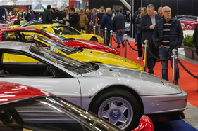 Ferrari Testarossa und Verwandte farbenfroh in Reih und Glied - 42. Auto e Moto d'Epoca 2025