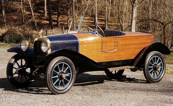 Image: Finished Delahaye Type 87 after its restoration - to be shown at the Classic Show Brno 2015