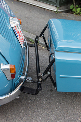 Fest verbundener Anhänger - Treffen der Fiat-600-Freunde 2023