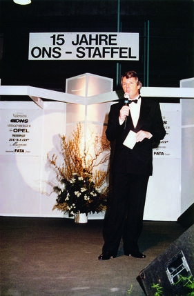 Festakt - Buchautor Braun moderiert 1988 ONS-Staffelgala