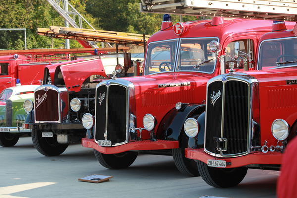 Bild Feuerwehrauto Sonderschau, natürlich u.a. mit Saurer-Wagen - Dolder Classics September 2020