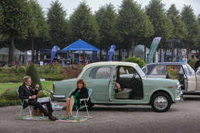 Fiat 1100 (1958) - 103 D als Limousine, mit Picknick in passenden Farben - 21. Classic-Gala Schwetzingen 2025