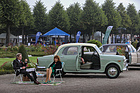 Fiat 1100 (1958) - 103 D als Limousine, mit Picknick in passenden Farben - 21. Classic-Gala Schwetzingen 2025