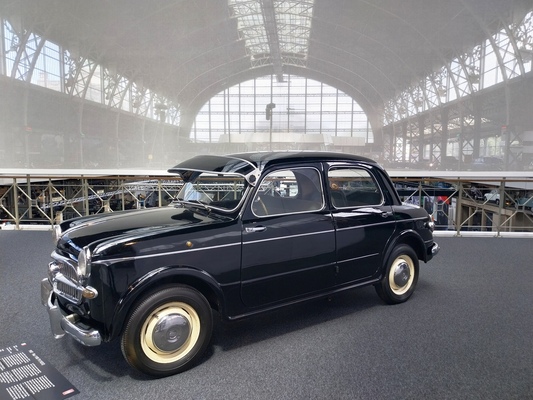 Fiat 1100 TV (1957) – Ausstellung "125 Jahre Fiat" in der Autoworld Brüssel