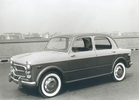 Fiat 1100 TV (1957) - werksintern als 103E bezeichnet, mit serienmässiger Zweifarbenlackierung, die diesem Modell vorbehalten war