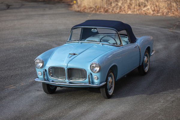 Fiat 1200 TV Trasformabile (1959) - Man könnte auch vor einem geschrumpften Ford Thunderbird stehen