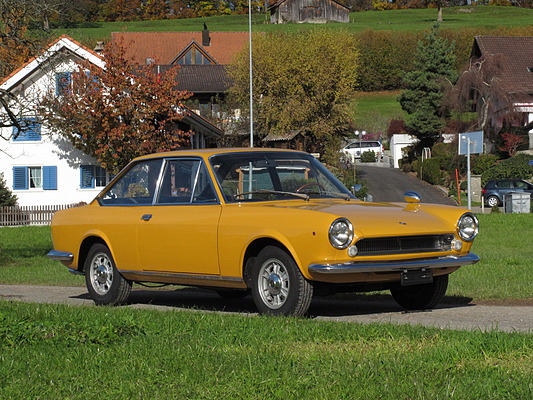 Fiat 124 AC Sport Coupé (1968) - angeboten als Lot 66 an der Versteigerung der Oldtimer Galerie Toffen vom 1. Dezember 2012
