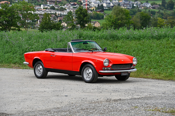 Fiat 124 AS Sport Spider (1968) - als Lot 153 an der Versteigerung der Oldtimer Galerie Toffen am 14. Oktober 2023 angeboten