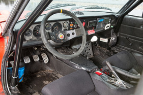 Fiat 124 Abarth (1973) - Rallye-Interieur mit Überrollkäfig