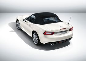 Fiat 124 Spider (2015) - elegante Kaputze Fiat 124 Spider (2015) - elegante Kaputze