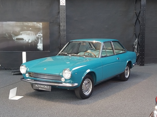 Fiat 124 Sport Coupé (1967) – Ausstellung "125 Jahre Fiat" in der Autoworld Brüssel