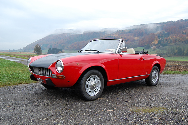 Fiat 124 Sport Spider 1600 BS1 (1971) - angeboten als Lot 22 an der Versteigerung der Oldtimer Galerie Toffen vom 1. Dezember 2012