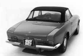 Fiat 124 Sport Spider (1966) - das Dach ermöglicht eine gute Rundumsicht