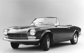 Fiat 124 Sport Spider (1967) - der 124 Spider lief dem 1500 Cabriolet schnell den Rang ab