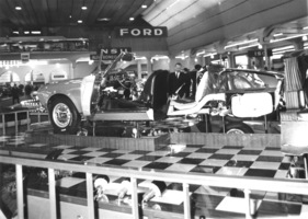 Fiat 124 Sport Spider (1967) - ein Schnittmodell zeigt am Genfer Automobilsalon von 1967 die Innereien des neuen Cabriolets