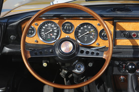 Fiat 124 Sport Spider (1969) - fünf Veglia-Instrumente geben Auskunft über alles Nötige