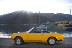 Fiat 124 Sport Spider (1969) - mit 2+2 Sitzen, aber die hinteren sind eher knapp bemessen