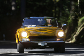 Fiat 124 Sport Spider (1969) - unter der Haube tut ein nur 1,4 Liter grosser Reihenvierzylinder seinen Dienst, aber 90 PS reichen problemlos aus