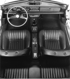 Fiat 124 Sport Spider (1971) - Interieur mit 2+2 Sitzen