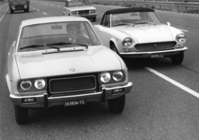 Fiat 124 Sport Spider (1973) - auf der Autostrada neben dem Fiat 124 Sport Coupé