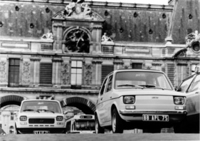 Fiat 126 und 127 im Jahr 1976 – Kleinwagenklassiker vor historischer Kulisse (1976)