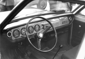 Fiat 127 Lombardi (1971) - Lenkrad und Armaturenbrett, gesehen am Turiner Autosalon 1971 (1971)