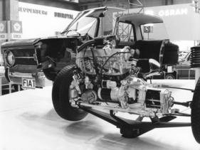 Fiat 128 (1969) - Schnittmodell der kleinen Limousine - Internationale Automobilausstellung (IAA) in Frankfurt 1969