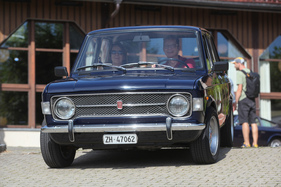 Fiat 128 (1970) - Kompaktwagen mit Frontantrieb aus Italien - Albisgütli Classic Cars & Bikes August 2022