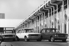 Bild Fiat 128 (1971) - 3 Versionen (2-türig, 4-türig, Kombi) - war Auto des Jahres 1970