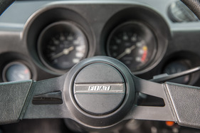Fiat 128 3P Berlinetta (1977) - Fiat-Zeichen im Lenkradzentrum