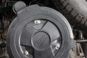 Fiat 128 3P Berlinetta (1977) - Umstellung vom Sommer- auf Winterbetrieb am Luftfilter