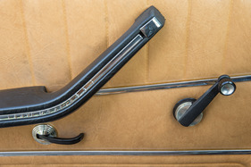 Fiat 128 Coupé 1300 SL (1973) - die Fenster werden natürlich von Hand hochgekurbelt