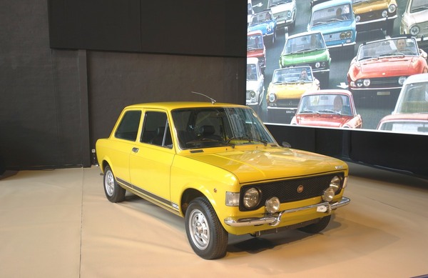 Fiat 128 Rallye (1971) – Ausstellung "125 Jahre Fiat" in der Autoworld Brüssel