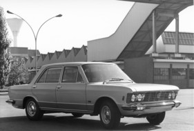 Fiat 130 (1971) - der LImousine fehlt die Grazie des flacheren Coupés